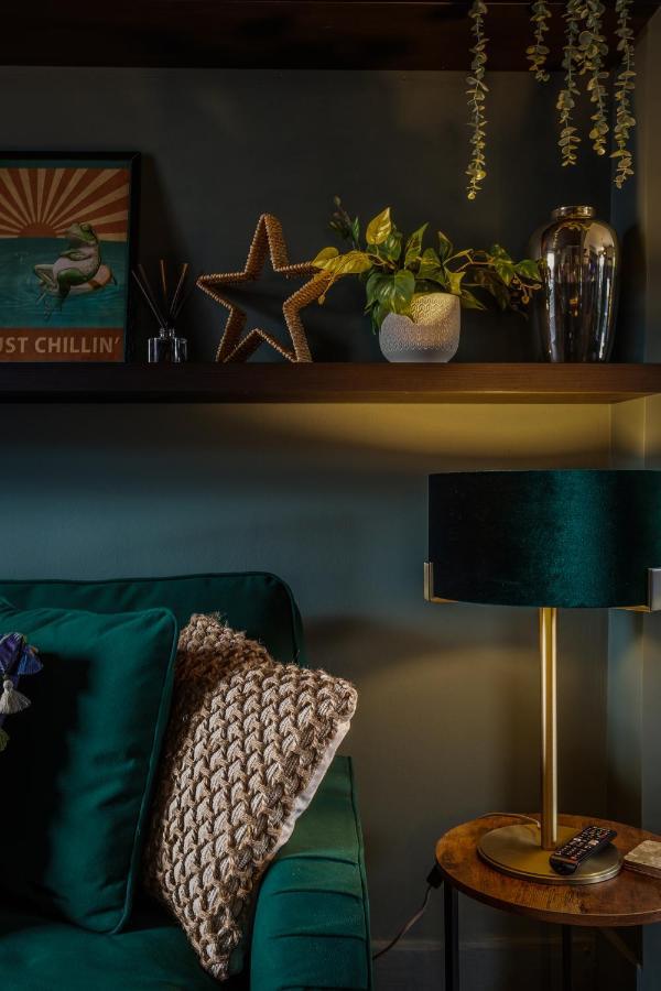 Stylish Romantic Country Escape Near Chester Christleton 外观 照片