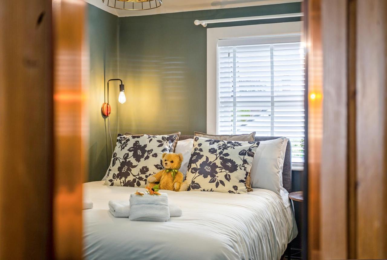 Stylish Romantic Country Escape Near Chester Christleton 外观 照片
