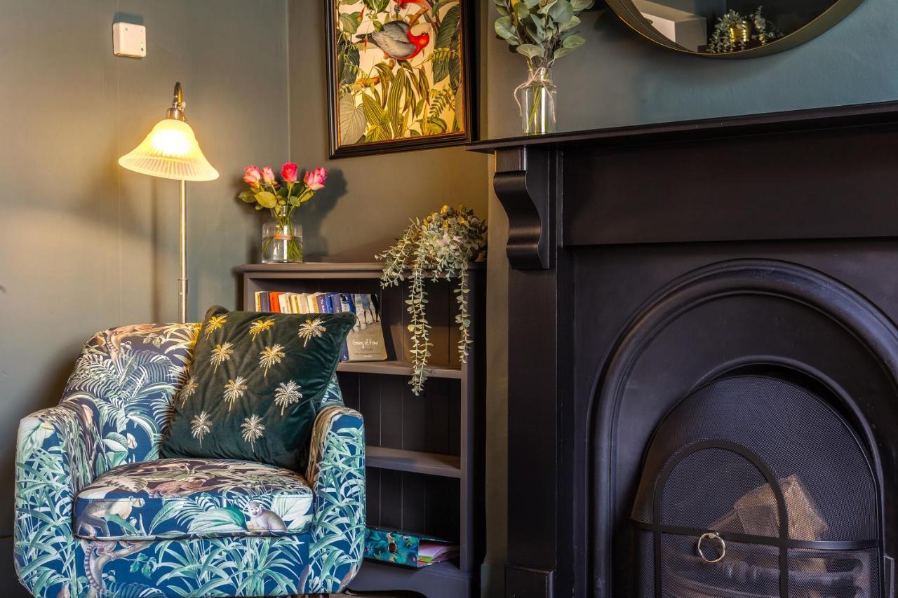 Stylish Romantic Country Escape Near Chester Christleton 外观 照片